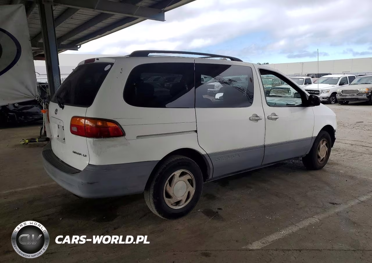 1999 Toyota Sienna Le VIN:4T3ZF13C1XU148746 - 3