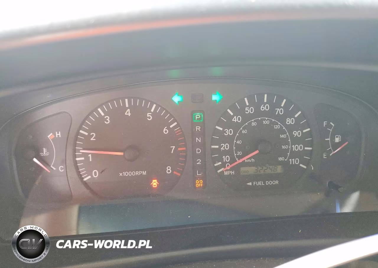 1999 Toyota Sienna Le VIN:4T3ZF13C1XU148746 - 9
