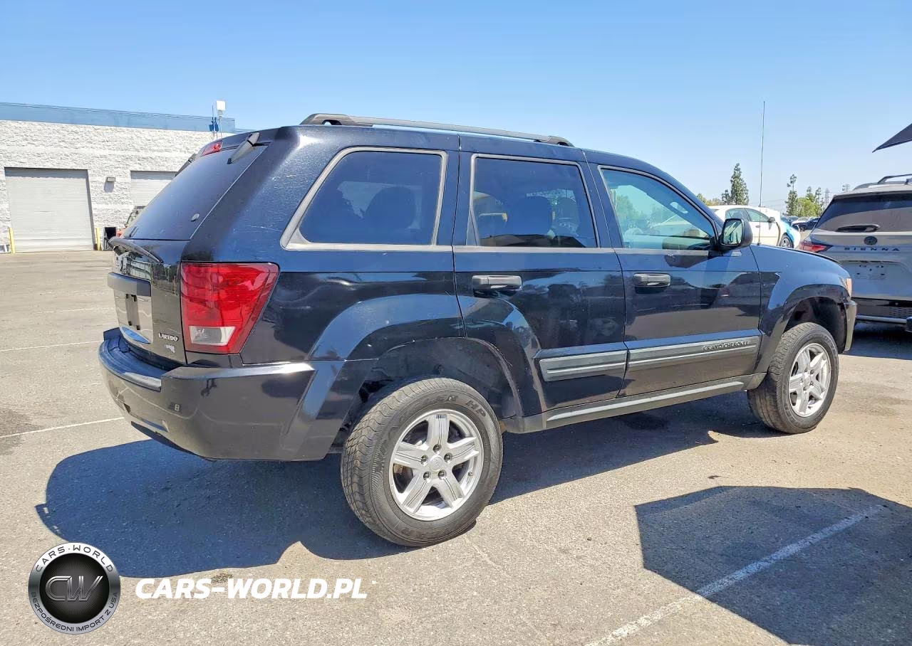 2005 Jeep Grand Cherokee Laredo VIN:1J4GR48K85C709972 - 3