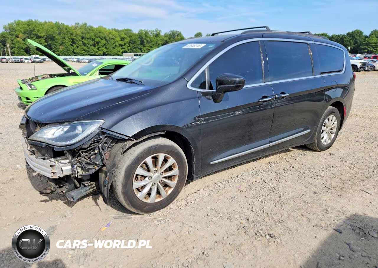 2017 Chrysler Pacifica Touring L VIN:2C4RC1BG7HR778151 - 1