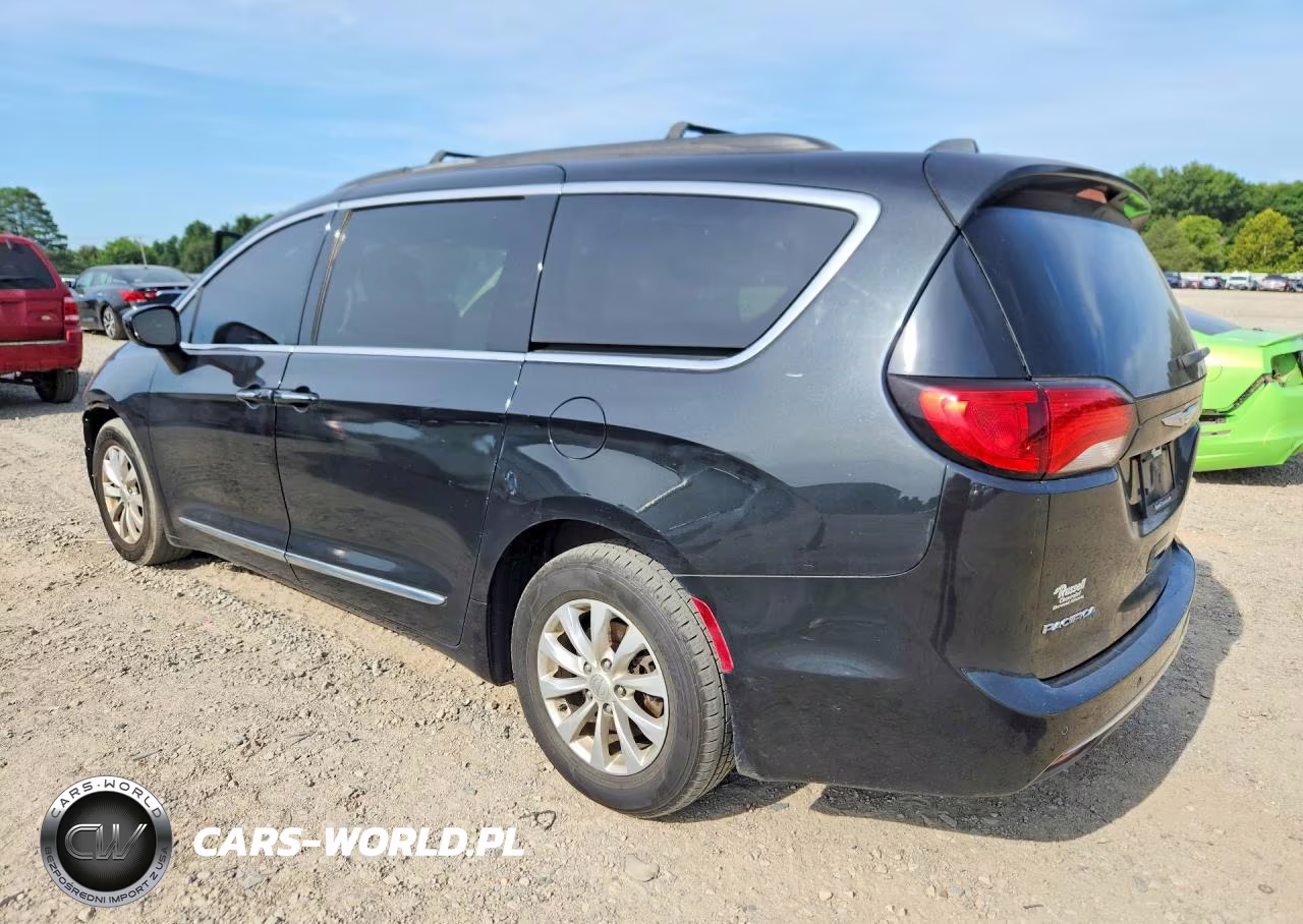 2017 Chrysler Pacifica Touring L VIN:2C4RC1BG7HR778151 - 2
