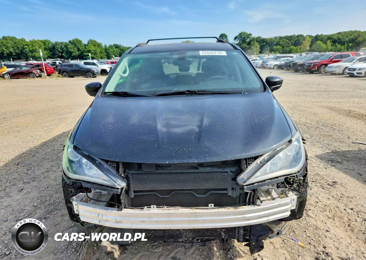 2017 Chrysler Pacifica Touring L VIN:2C4RC1BG7HR778151 - 5
