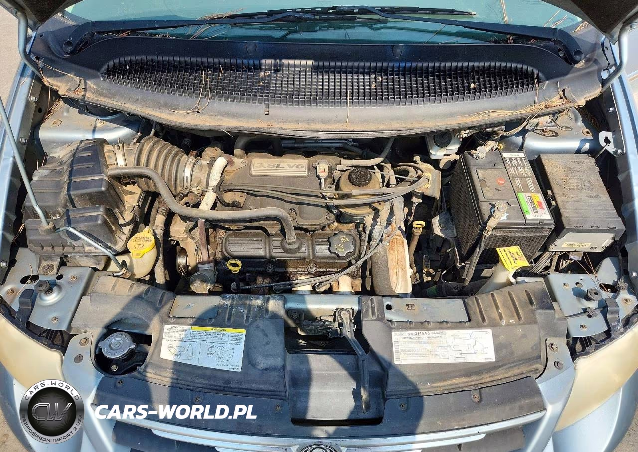 2005 Chrysler Town & Country Touring VIN:2C8GP54L05R327943 - 12