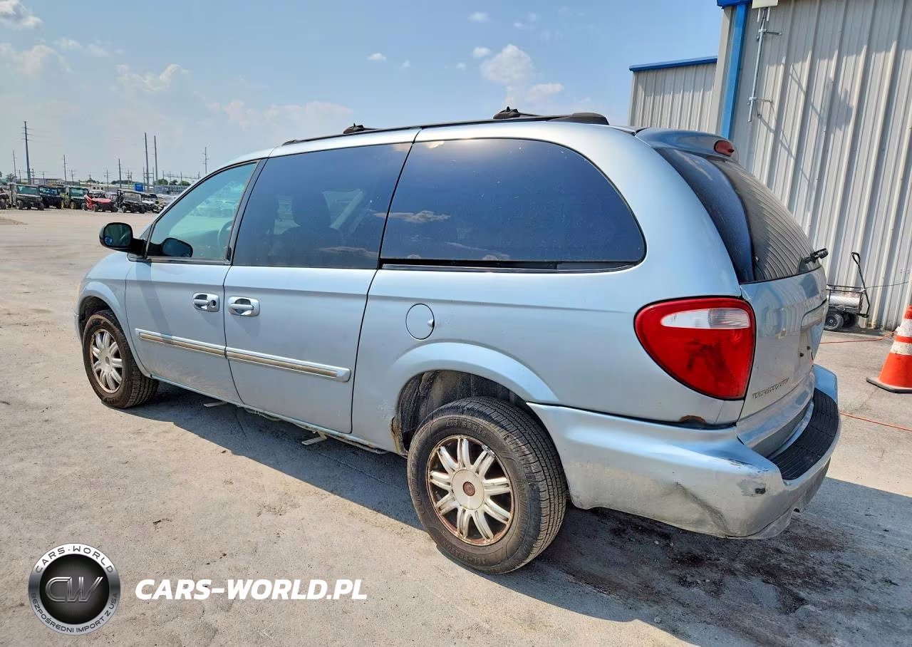 2005 Chrysler Town & Country Touring VIN:2C8GP54L05R327943 - 2