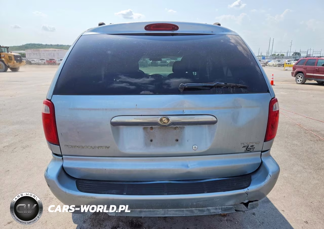 2005 Chrysler Town & Country Touring VIN:2C8GP54L05R327943 - 6