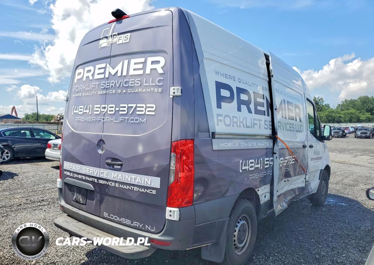 2024 Mercedes-Benz Sprinter 2500 Delivery Van VIN:W1Y4NBHYXRP722794 - 3