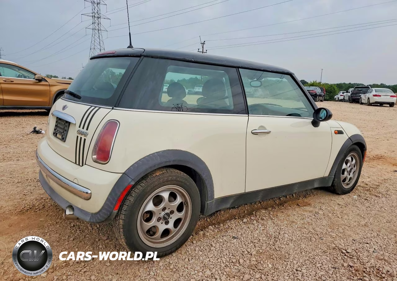 2003 Mini Cooper VIN:WMWRC334X3TE13318 - 3