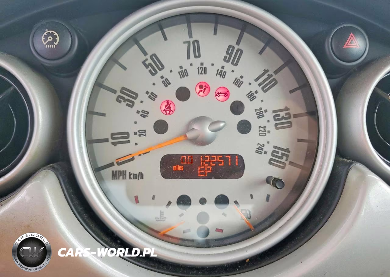 2003 Mini Cooper VIN:WMWRC334X3TE13318 - 9
