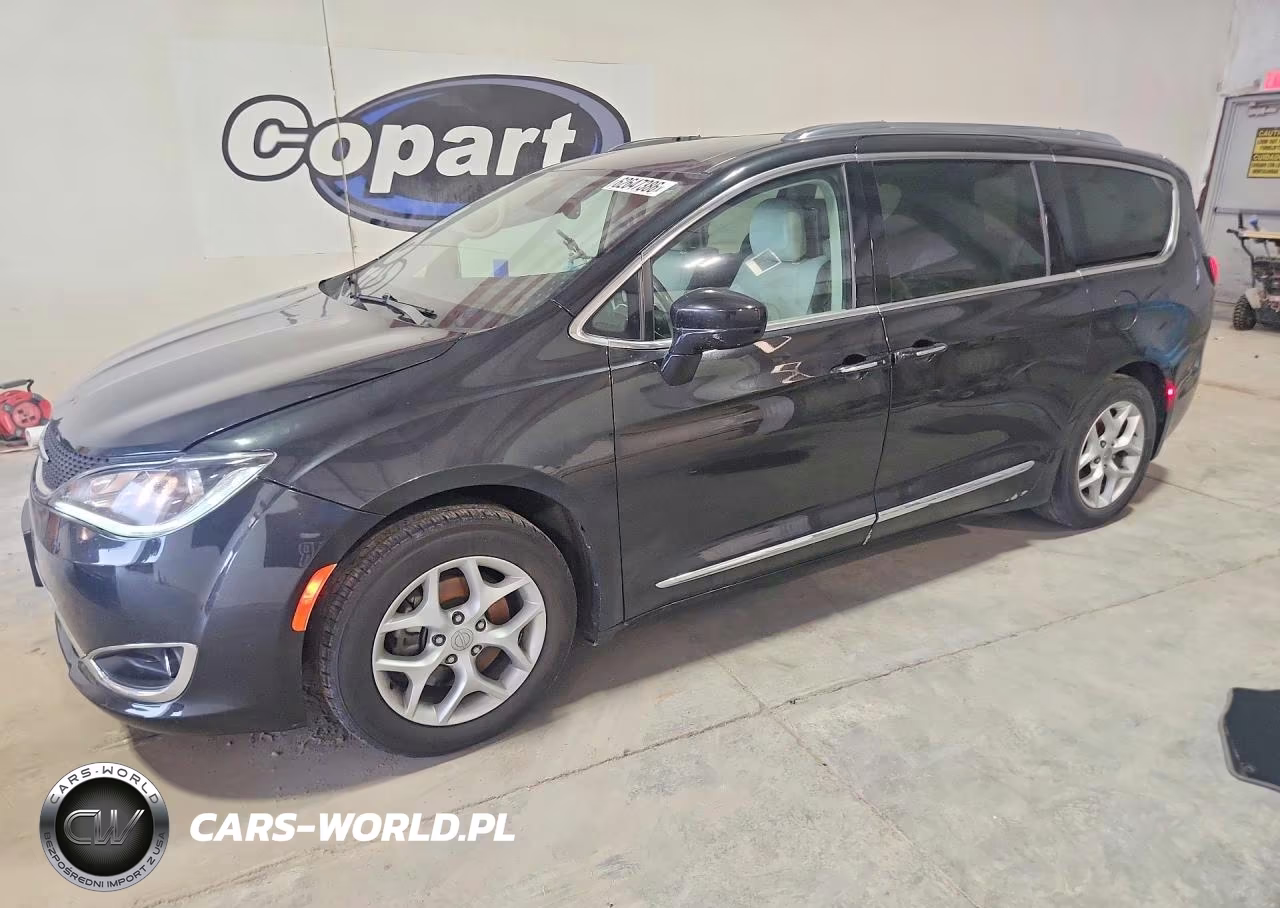 2018 Chrysler Pacifica Touring L Plus – zdjęcie 1 z 13