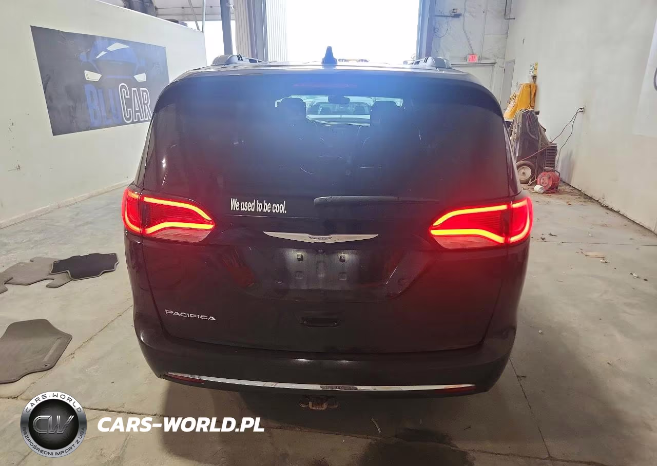 2018 Chrysler Pacifica Touring L Plus VIN:2C4RC1EG5JR102718 - 6