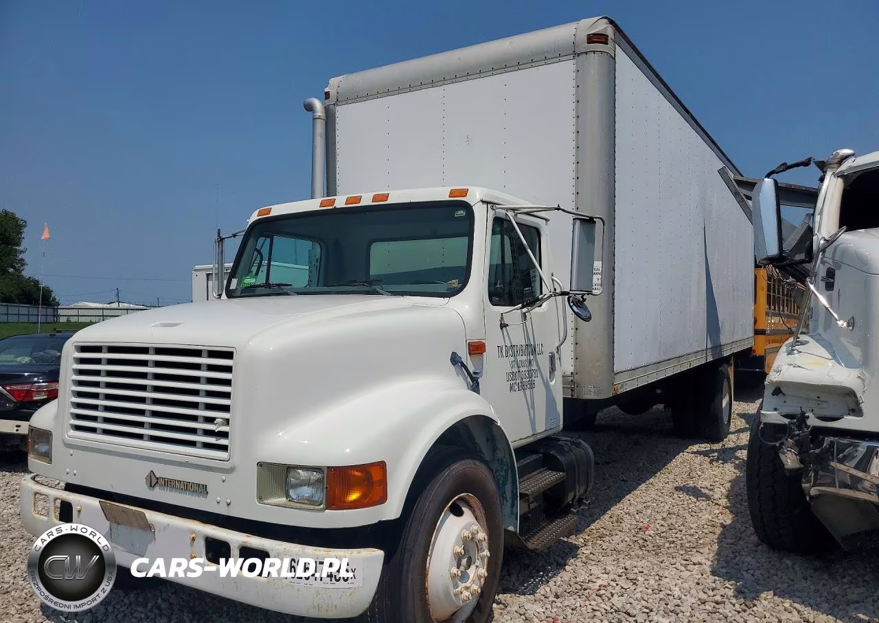 1999 International 4000 4700 - Box Truck – zdjęcie 1 z 12