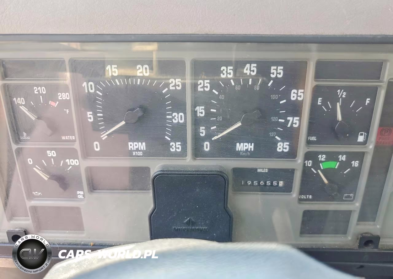 1999 International 4000 4700 - Box Truck VIN:1HTSCAAM9XH648166 - 9