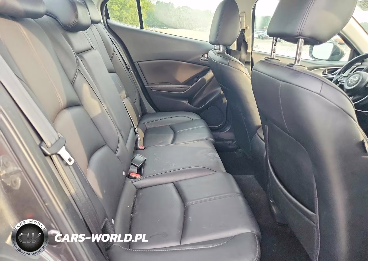 2018 Mazda 3 Touring VIN:3MZBN1V34JM187323 - 10