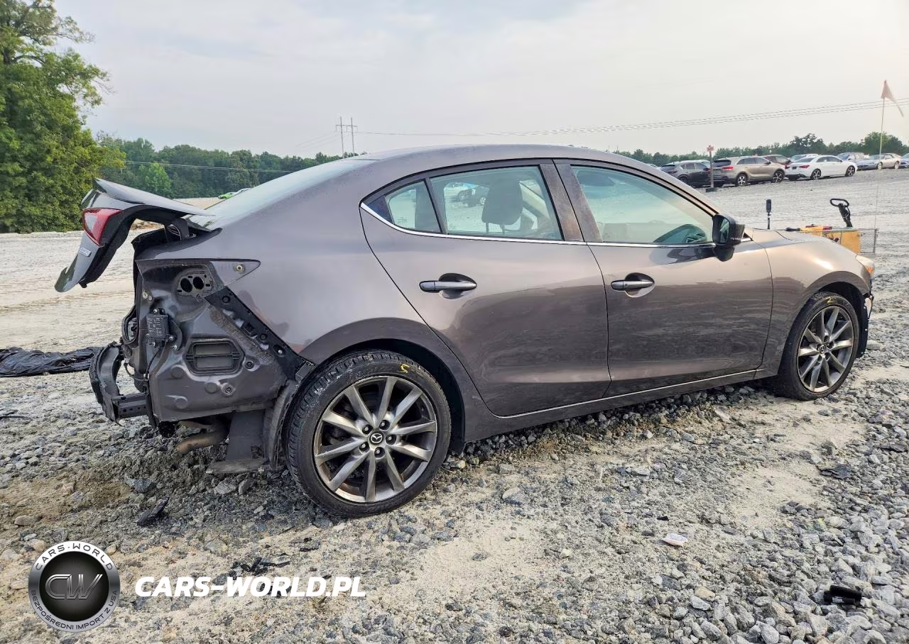 2018 Mazda 3 Touring VIN:3MZBN1V34JM187323 - 3