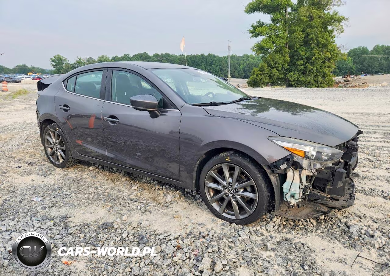 2018 Mazda 3 Touring VIN:3MZBN1V34JM187323 - 4
