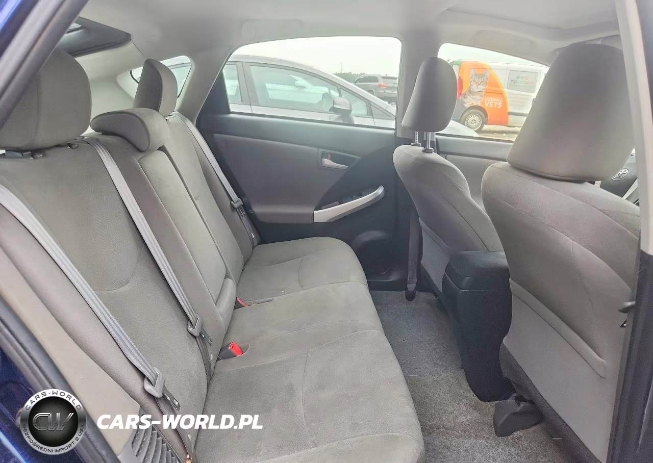 2014 Toyota Prius Three VIN:JTDKN3DU8E1790349 - 10