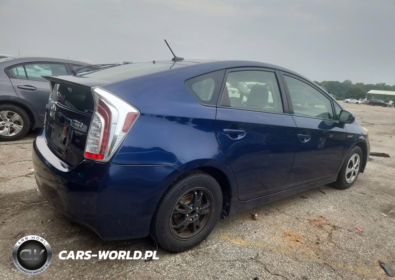 2014 Toyota Prius Three VIN:JTDKN3DU8E1790349 - 3