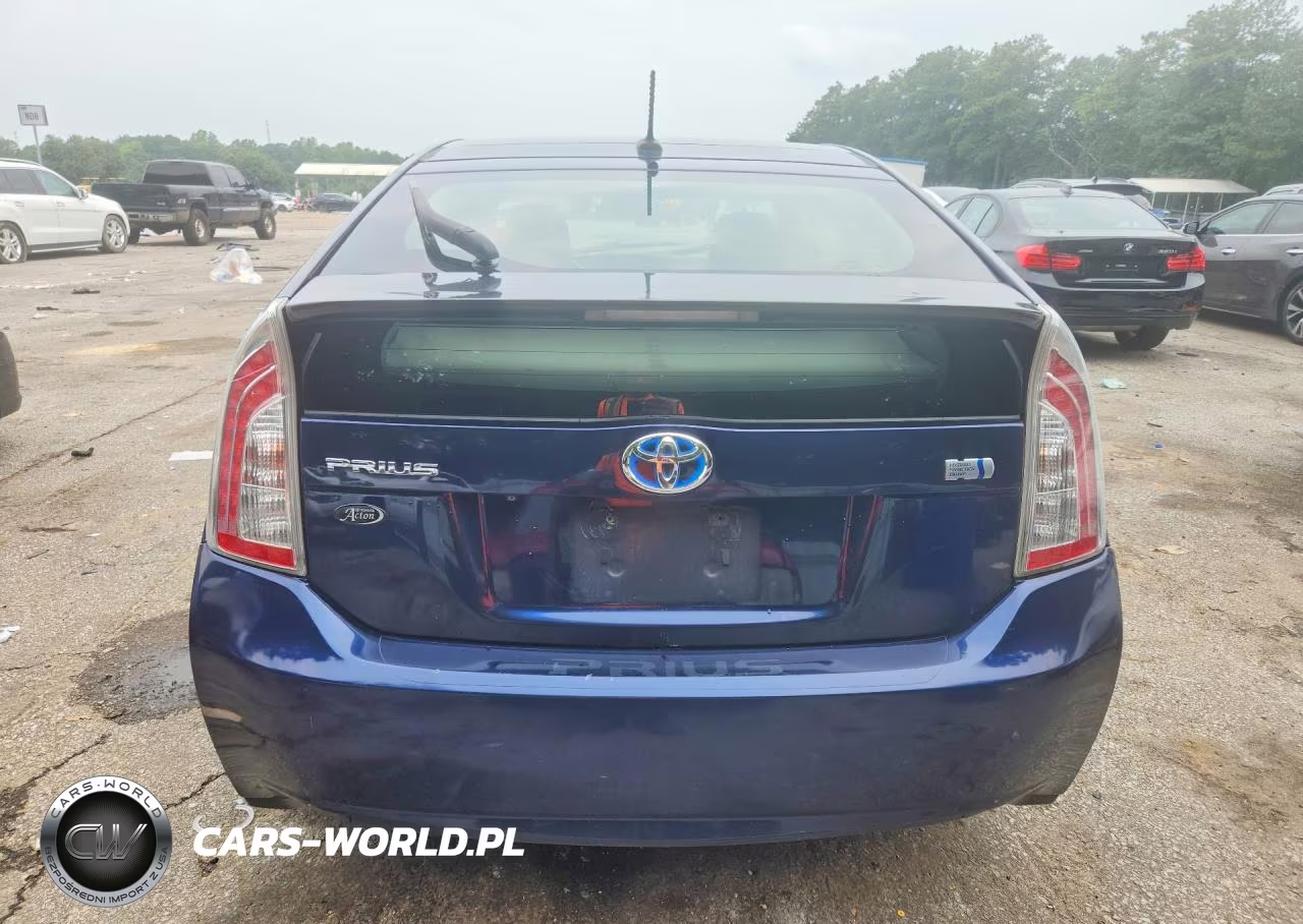 2014 Toyota Prius Three VIN:JTDKN3DU8E1790349 - 6