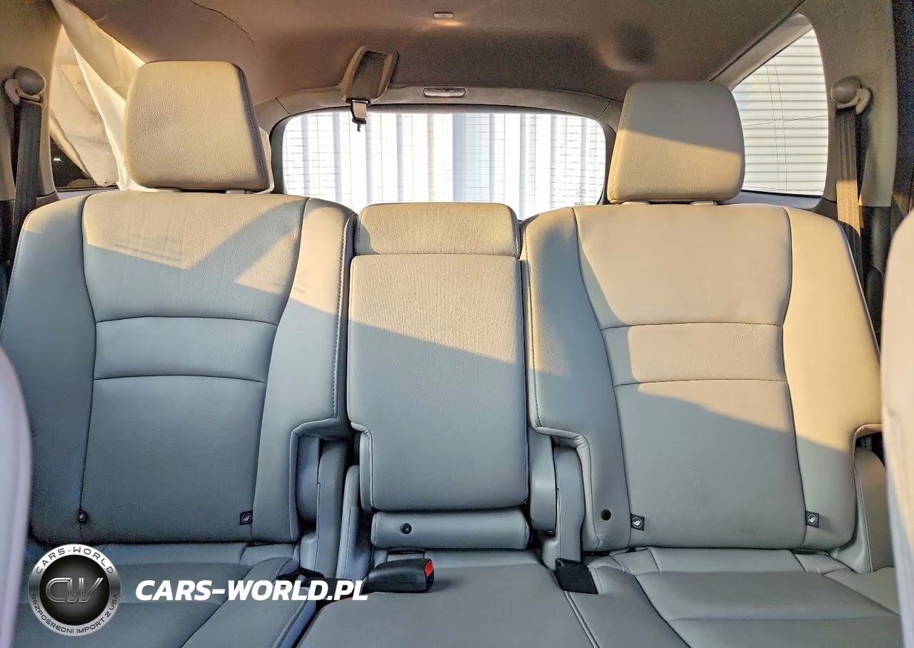 2017 Honda Pilot Touring VIN:5FNYF6H93HB024328 - 10