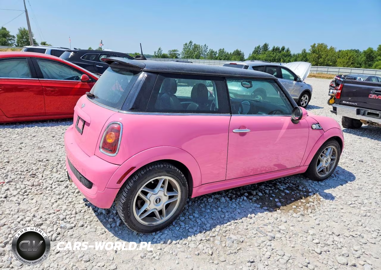 2008 Mini Cooper S VIN:WMWMF73598TV37537 - 3