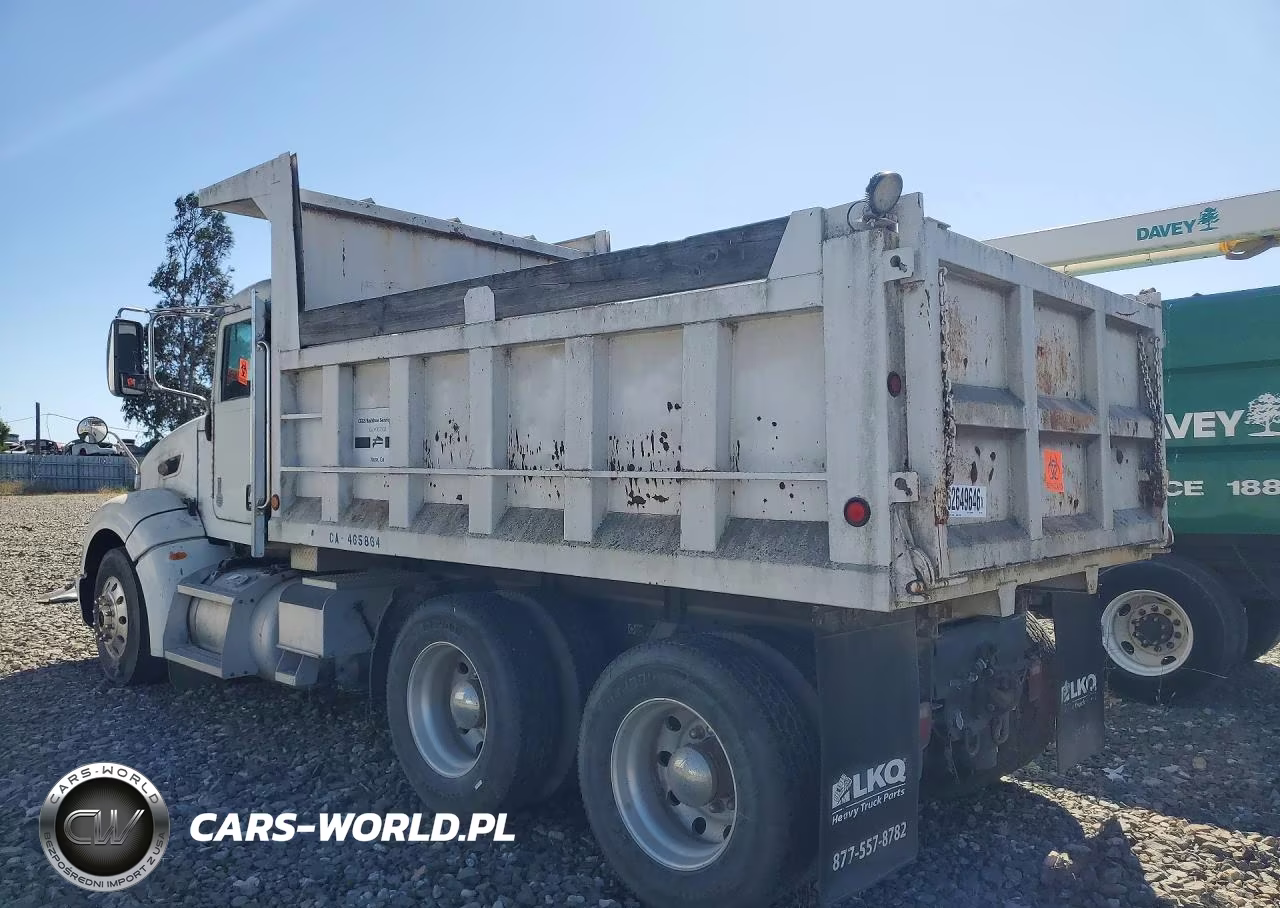 2011 Peterbilt 386 - Dump Truck VIN:1XPHDB9X3BD125376 - 2