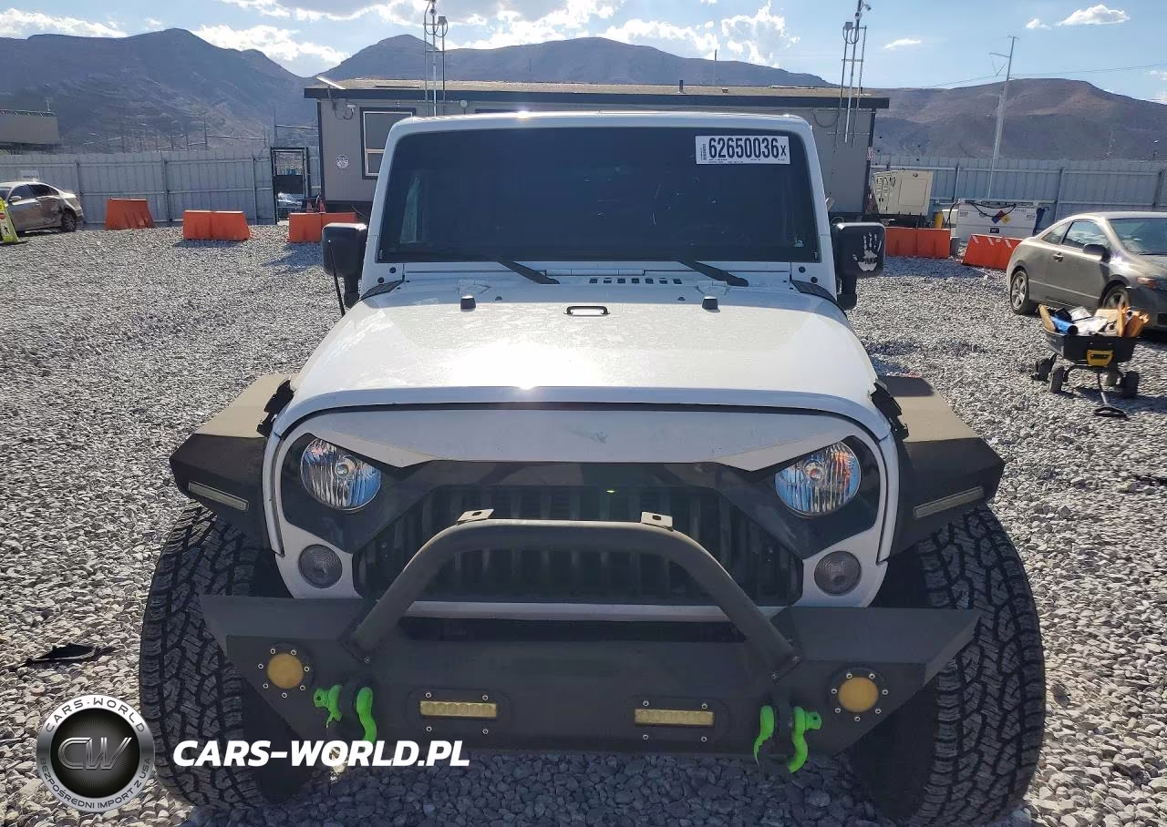 2017 Jeep Wrangler Unlimited Sport VIN:1C4BJWDG9HL642047 - 5
