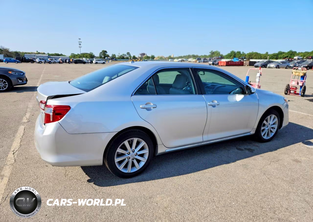 2012 Toyota Camry Xle VIN:4T4BF1FK5CR218746 - 3