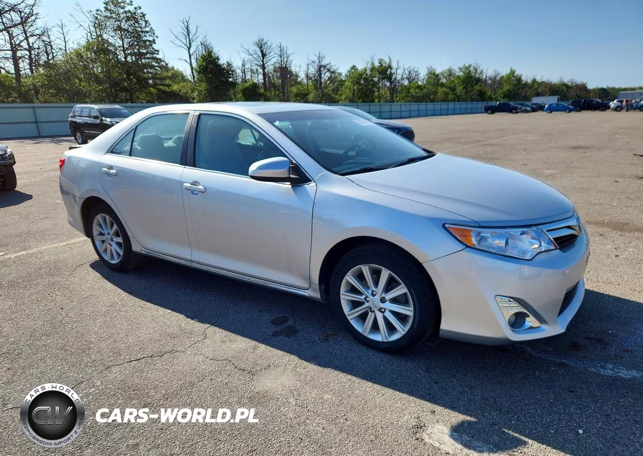 2012 Toyota Camry Xle VIN:4T4BF1FK5CR218746 - 4