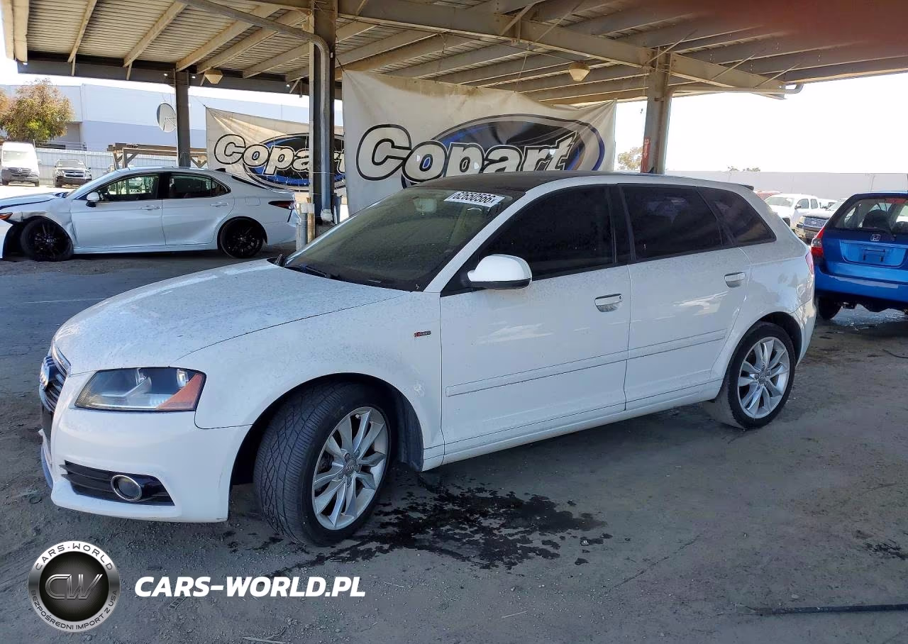 2012 Audi A3 Premium VIN:WAUBEAFM0CA088618 - 1