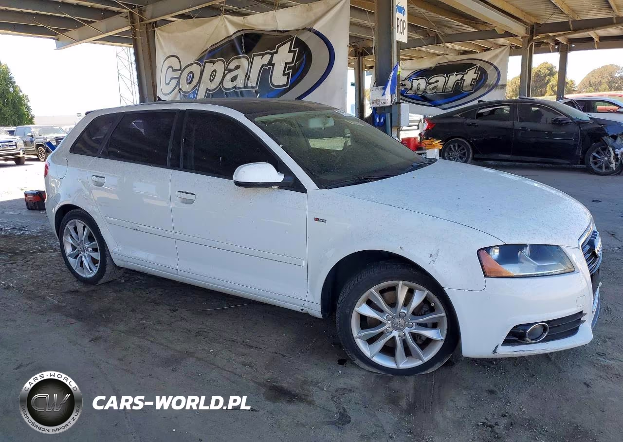 2012 Audi A3 Premium VIN:WAUBEAFM0CA088618 - 4