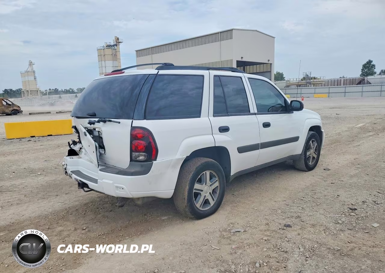 2005 Chevrolet Trailblazer Ls VIN:1GNDT13S752110882 - 3
