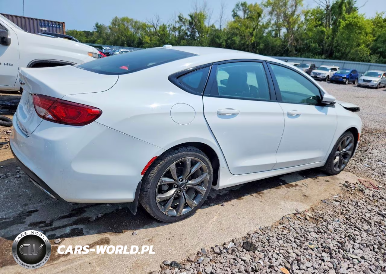 2015 Chrysler 200 S VIN:1C3CCCBG5FN678260 - 3