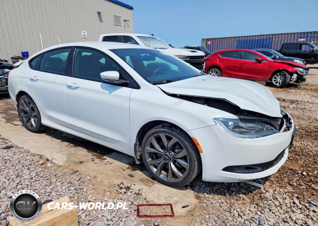 2015 Chrysler 200 S VIN:1C3CCCBG5FN678260 - 4