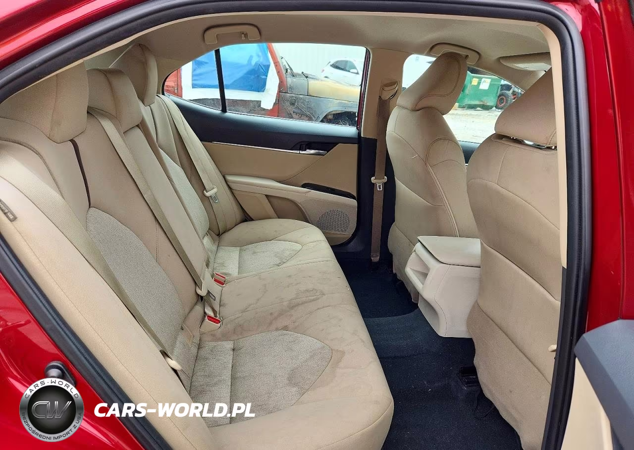 2020 Toyota Camry Le VIN:4T1C11AK5LU978292 - 10