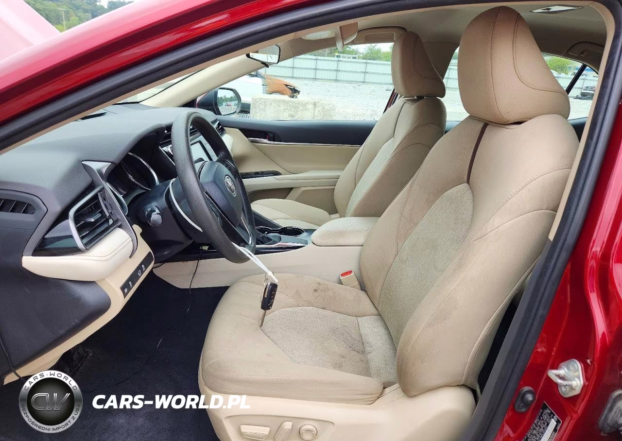 2020 Toyota Camry Le VIN:4T1C11AK5LU978292 - 7