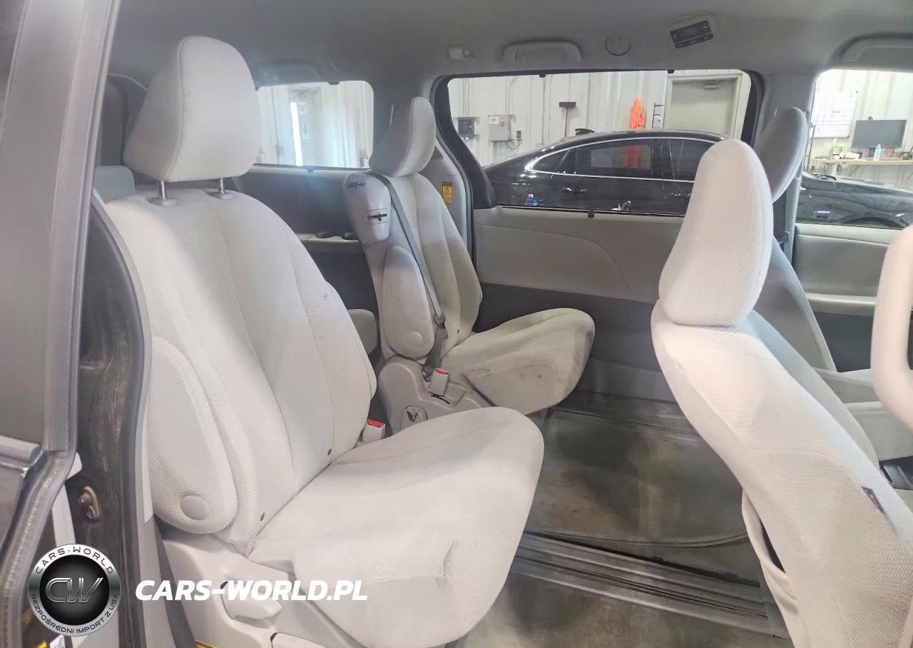2014 Toyota Sienna Le VIN:5TDKK3DC1ES451340 - 11
