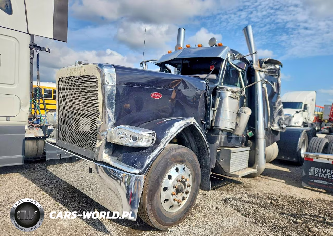 2016 Peterbilt 389 Semi Truck