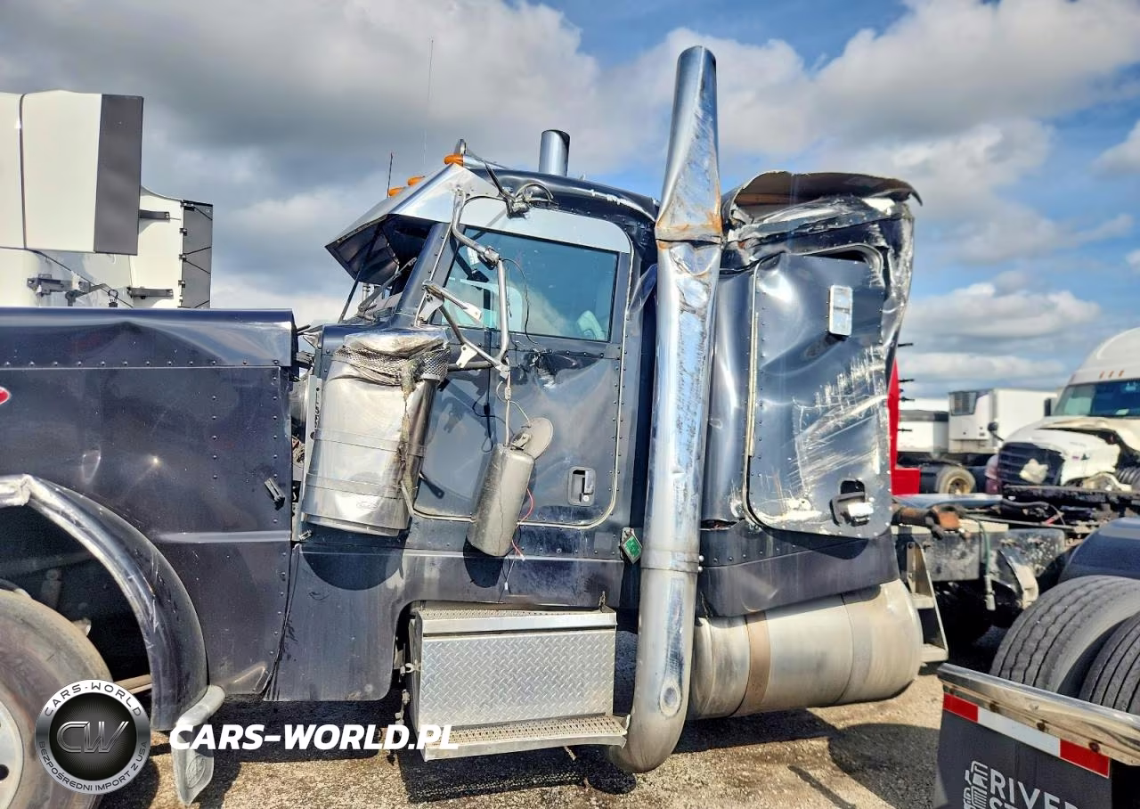 2016 Peterbilt 389 Semi Truck VIN:1NPXGGGG90D443982 - 13
