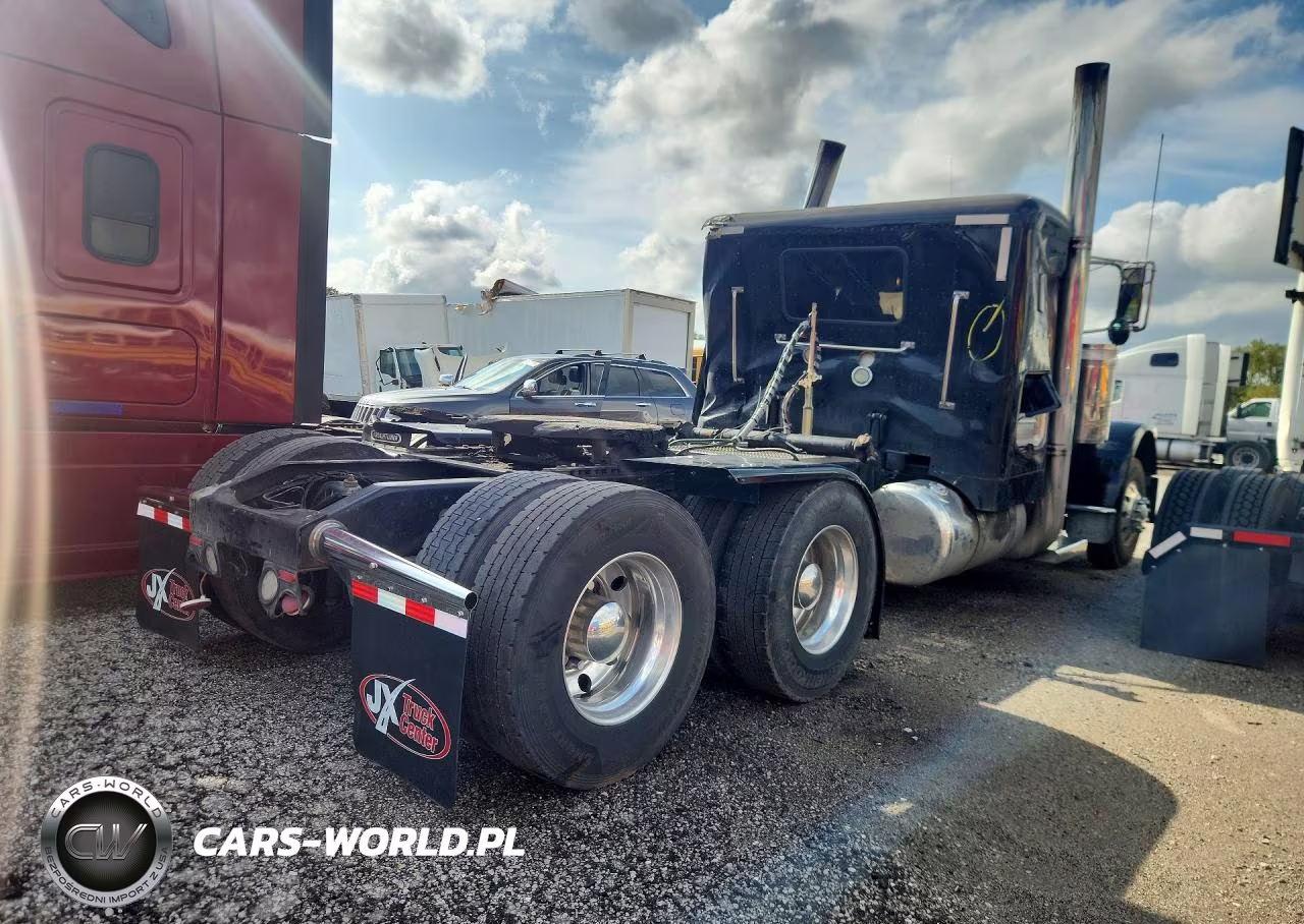 2016 Peterbilt 389 Semi Truck VIN:1NPXGGGG90D443982 - 3
