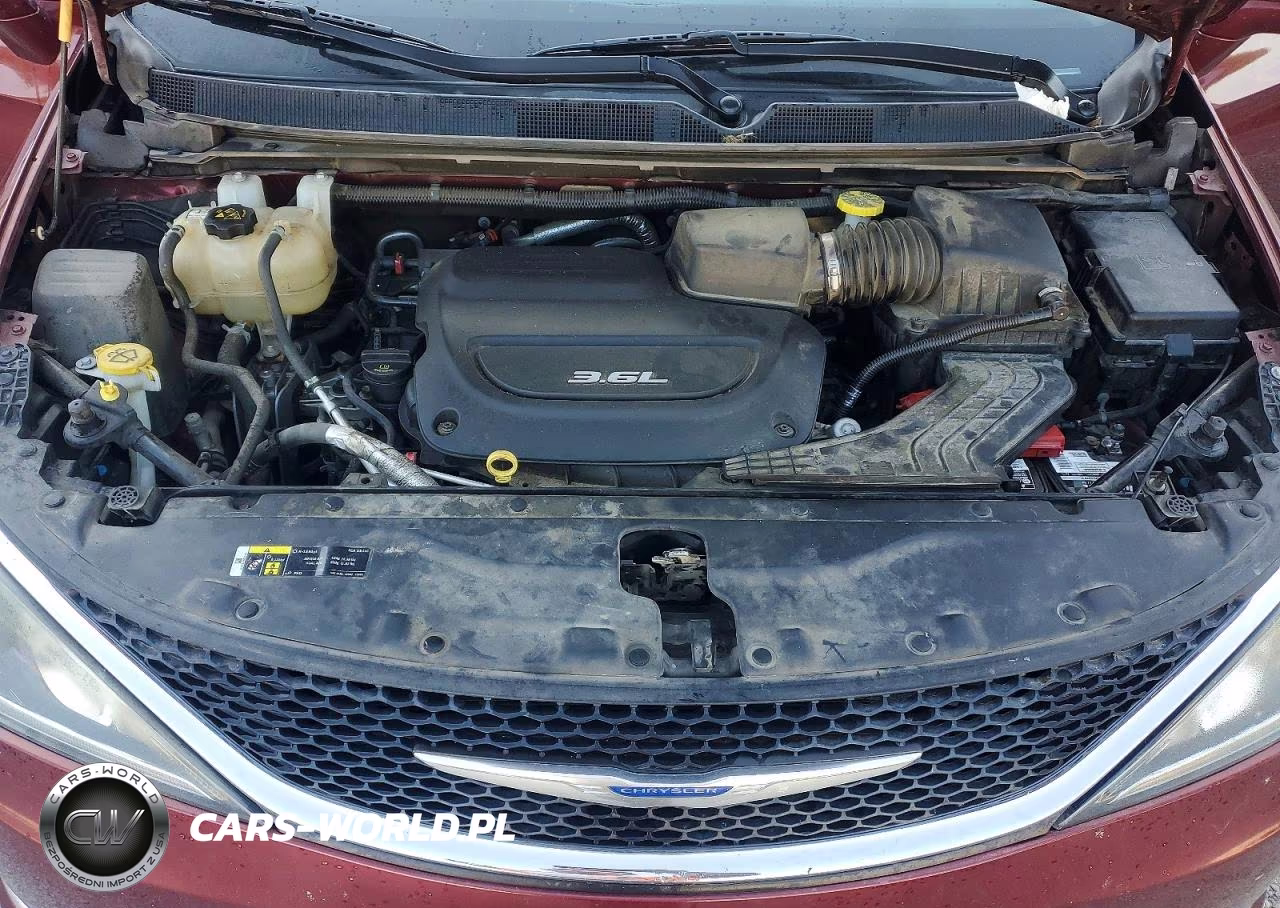 2018 Chrysler Pacifica Touring Plus VIN:2C4RC1FG9JR356902 - 12