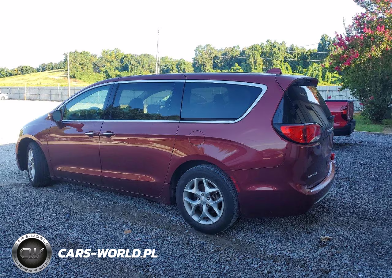 2018 Chrysler Pacifica Touring Plus VIN:2C4RC1FG9JR356902 - 2