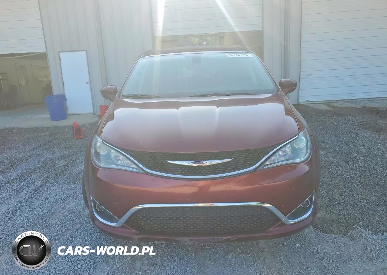2018 Chrysler Pacifica Touring Plus VIN:2C4RC1FG9JR356902 - 5