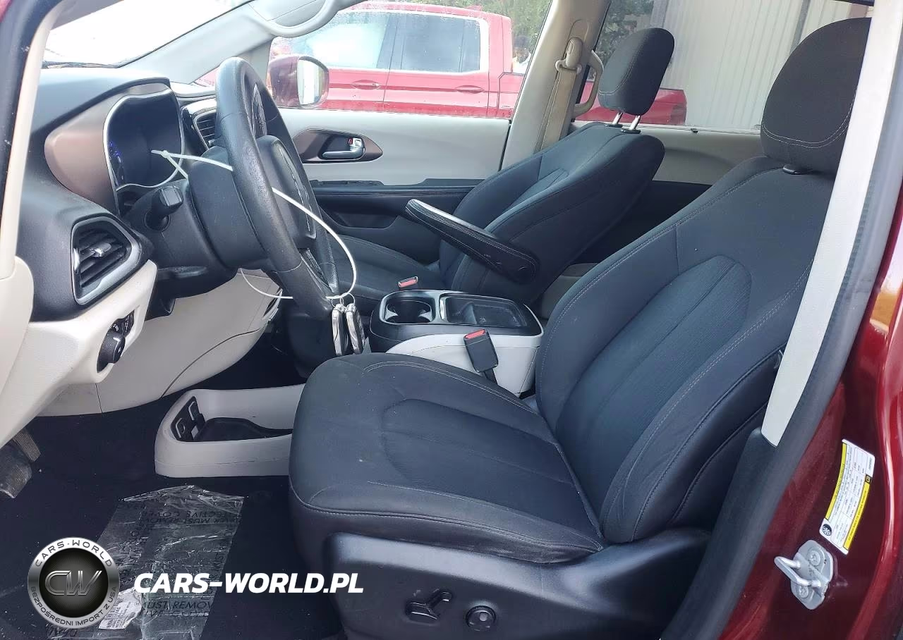 2018 Chrysler Pacifica Touring Plus VIN:2C4RC1FG9JR356902 - 7