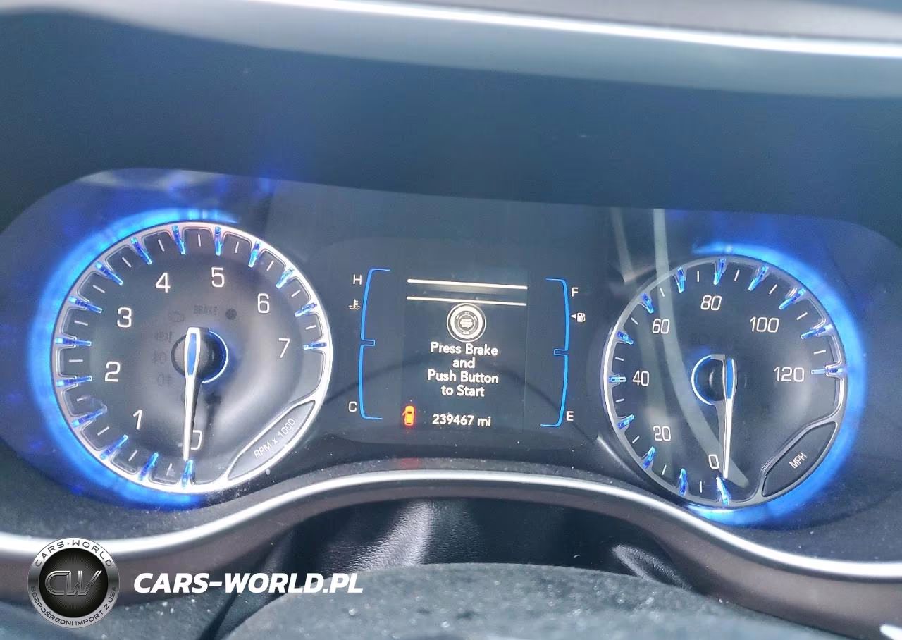 2018 Chrysler Pacifica Touring Plus VIN:2C4RC1FG9JR356902 - 9