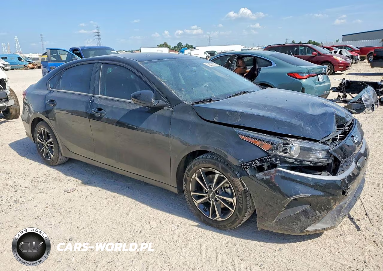 2023 Kia Forte Lxs VIN:3KPF24AD1PE692462 - 4