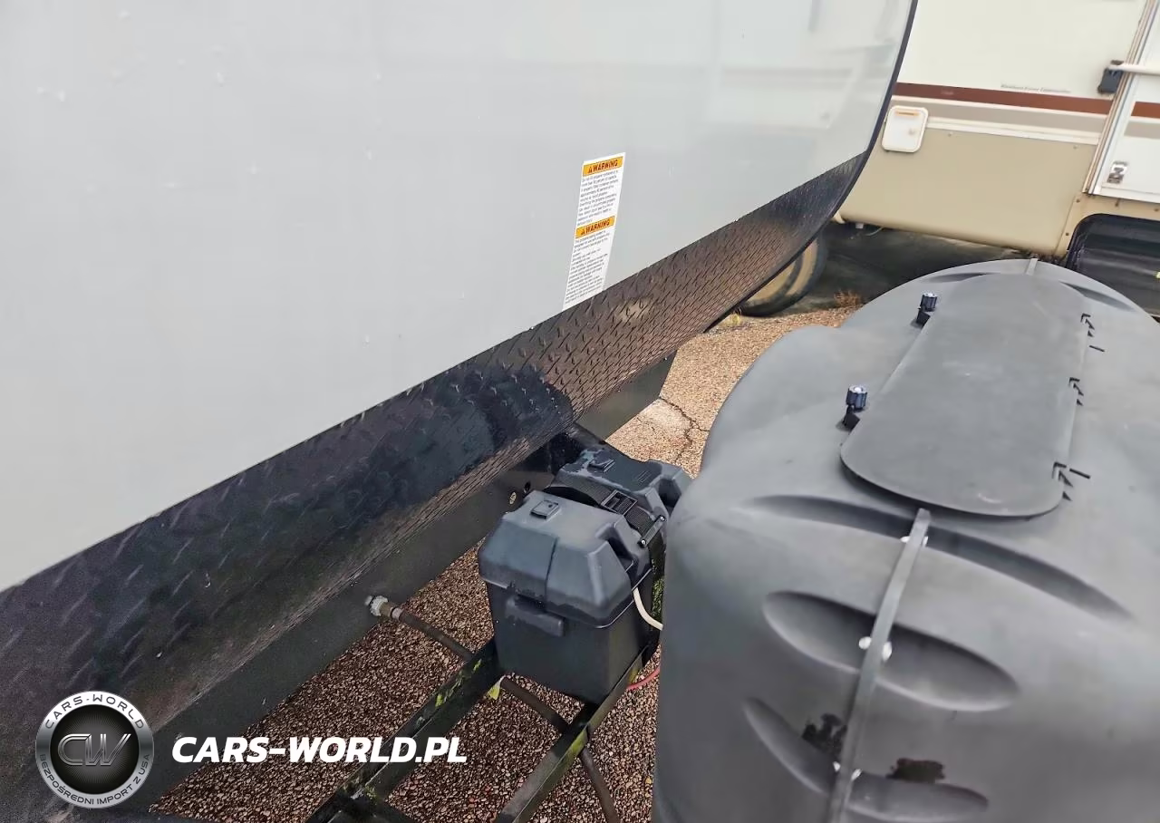 2021 Gulf Stream Enlighten Camper VIN:1NL1G2724M6007517 - 8
