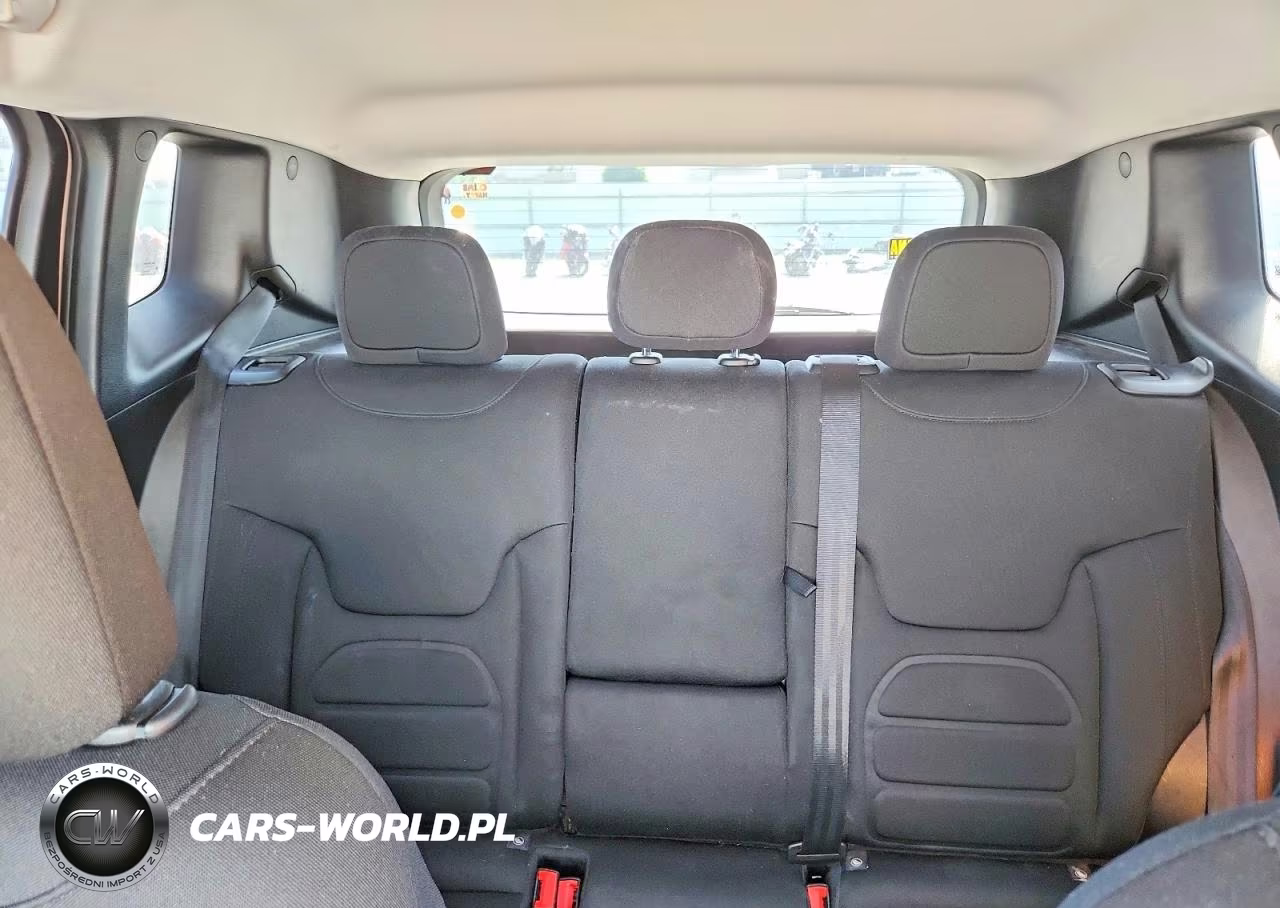 2018 Jeep Renegade Latitude VIN:ZACCJBBB0JPG82555 - 10