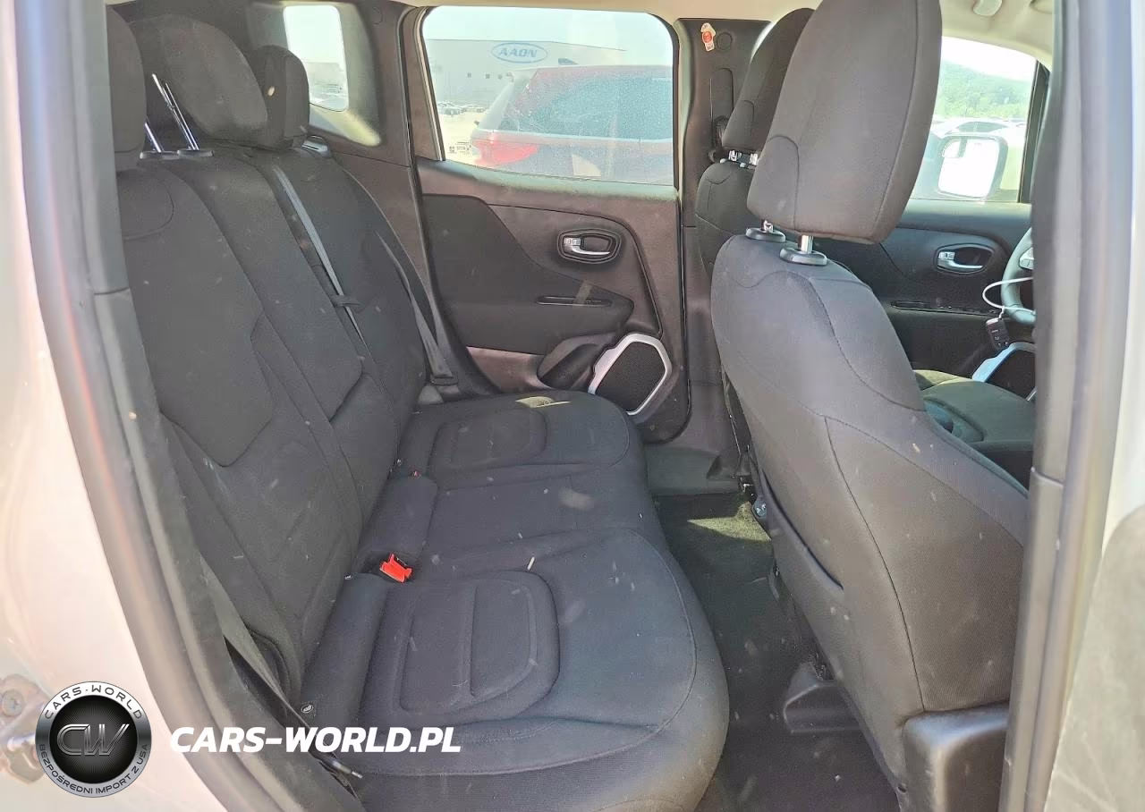 2018 Jeep Renegade Latitude VIN:ZACCJBBB0JPG82555 - 11