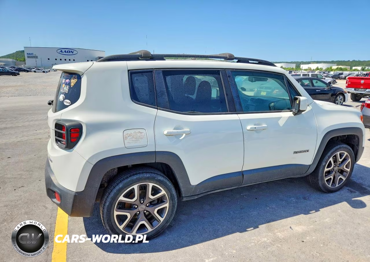 2018 Jeep Renegade Latitude VIN:ZACCJBBB0JPG82555 - 3