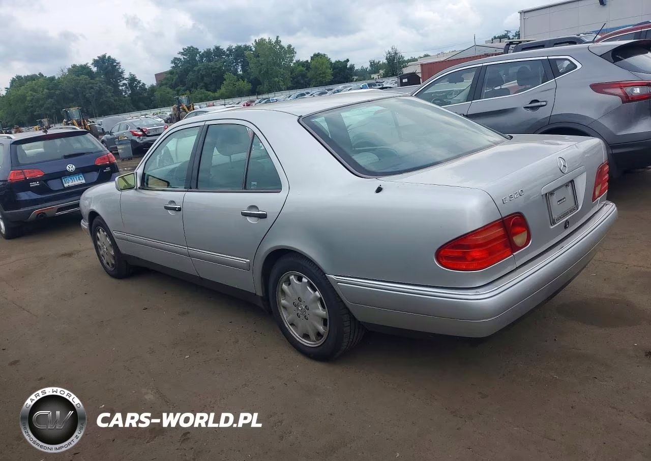 1996 Mercedes-Benz E 320 VIN:WDBJF55F5TJ013532 - 2